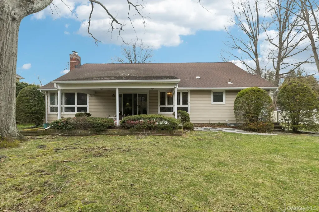 192 Bengeyfield Drive East Williston NY 11596