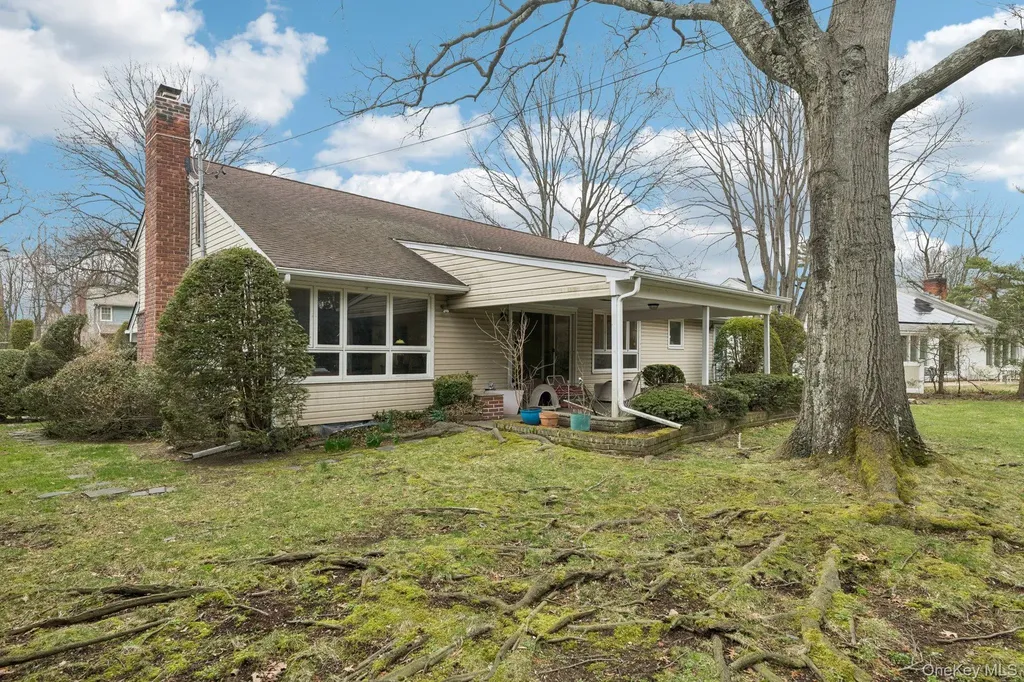 192 Bengeyfield Drive East Williston NY 11596