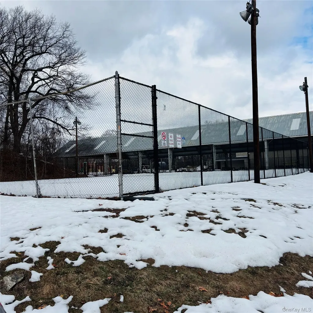 Between 229 And 231 Westchester Avenue Buchanan NY 10511