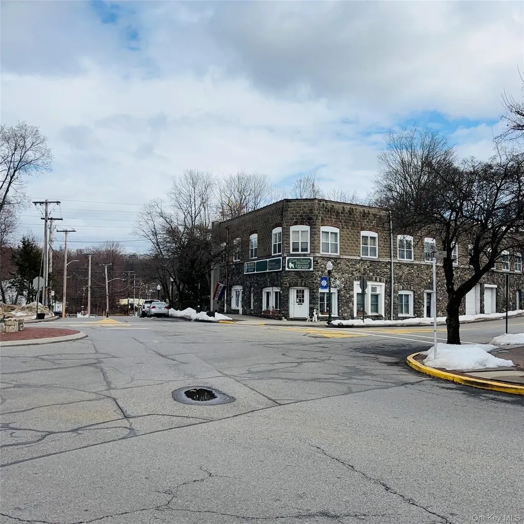 Between 229 And 231 Westchester Avenue Buchanan NY 10511