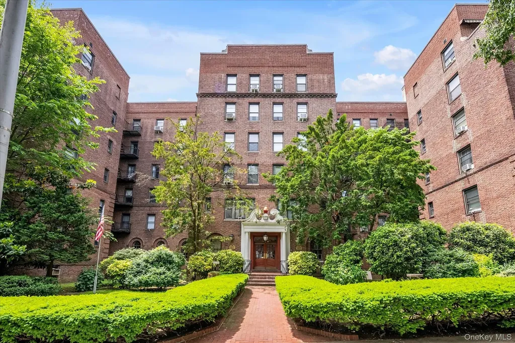 8380 118th Street Kew Gardens NY 11415