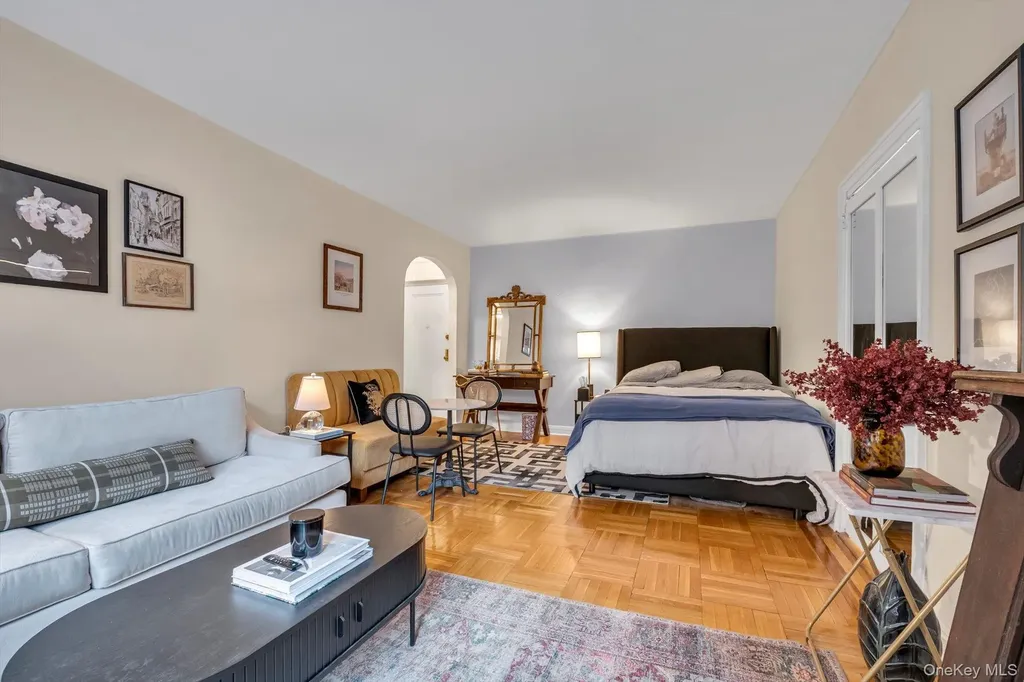 8380 118th Street Kew Gardens NY 11415