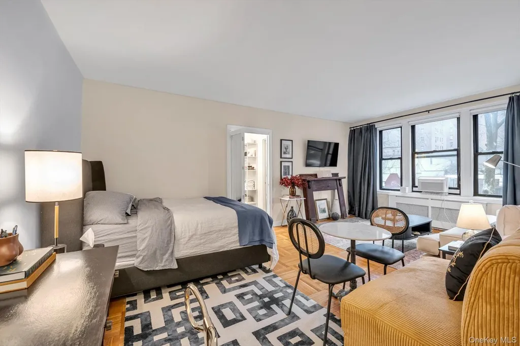 8380 118th Street Kew Gardens NY 11415