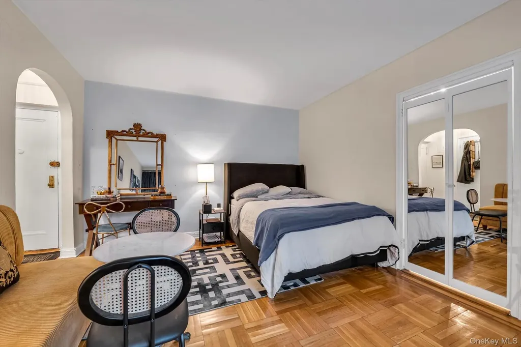 8380 118th Street Kew Gardens NY 11415