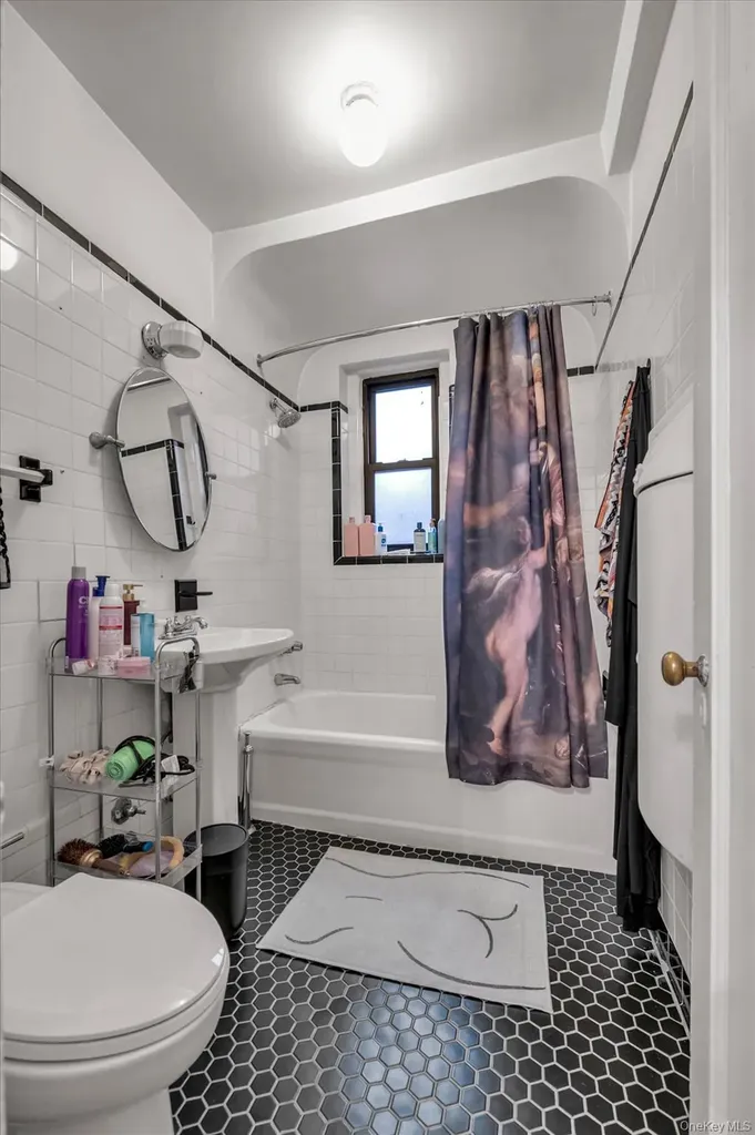8380 118th Street Kew Gardens NY 11415