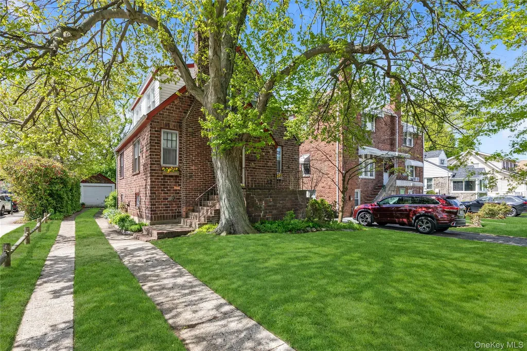70 Lyon Place Lynbrook NY 11563