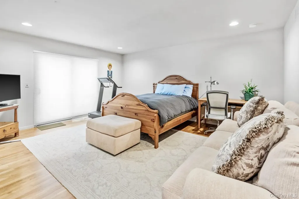 34 Park Circle Quogue NY 11959