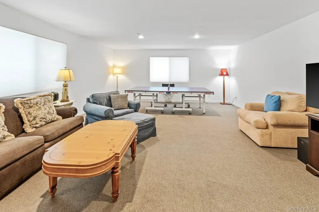 34 Park Circle Quogue NY 11959