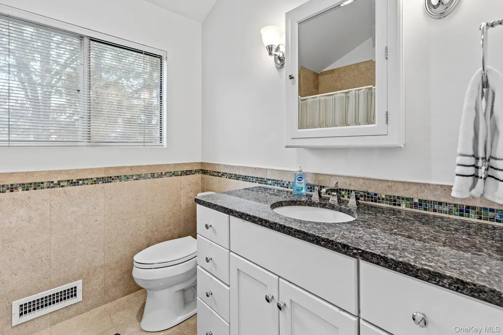 34 Park Circle Quogue NY 11959