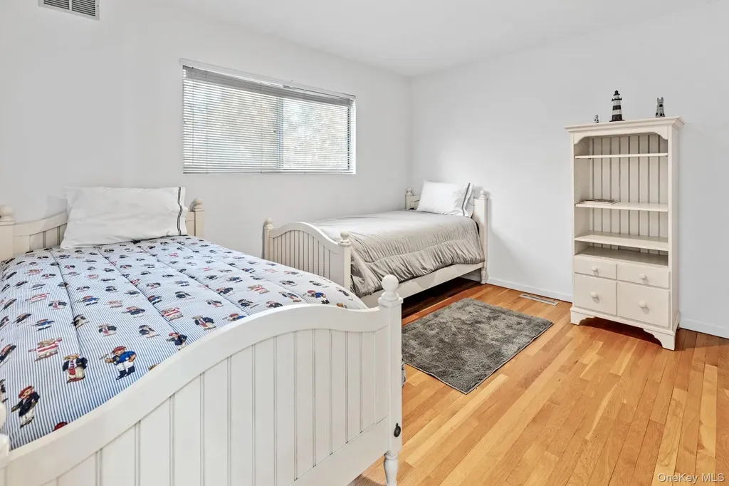 34 Park Circle Quogue NY 11959
