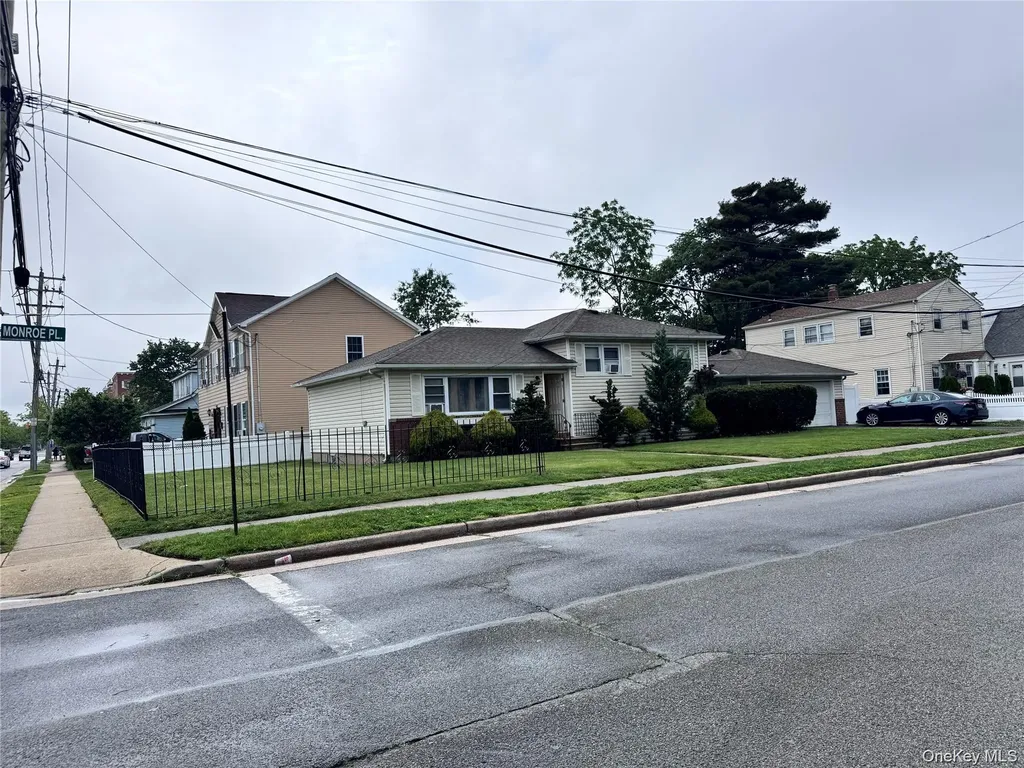 36 Monroe Place Hempstead NY 11550