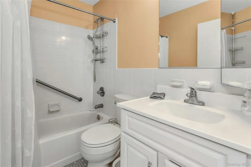 800 Willis Avenue Albertson NY 11507