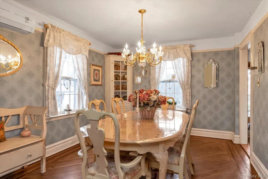 13 Everett Street Lynbrook NY 11563