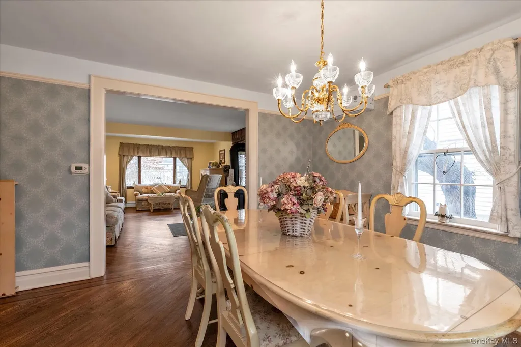 13 Everett Street Lynbrook NY 11563