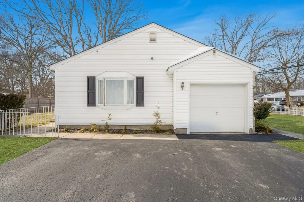 340 Westchester Avenue West Babylon NY 11704