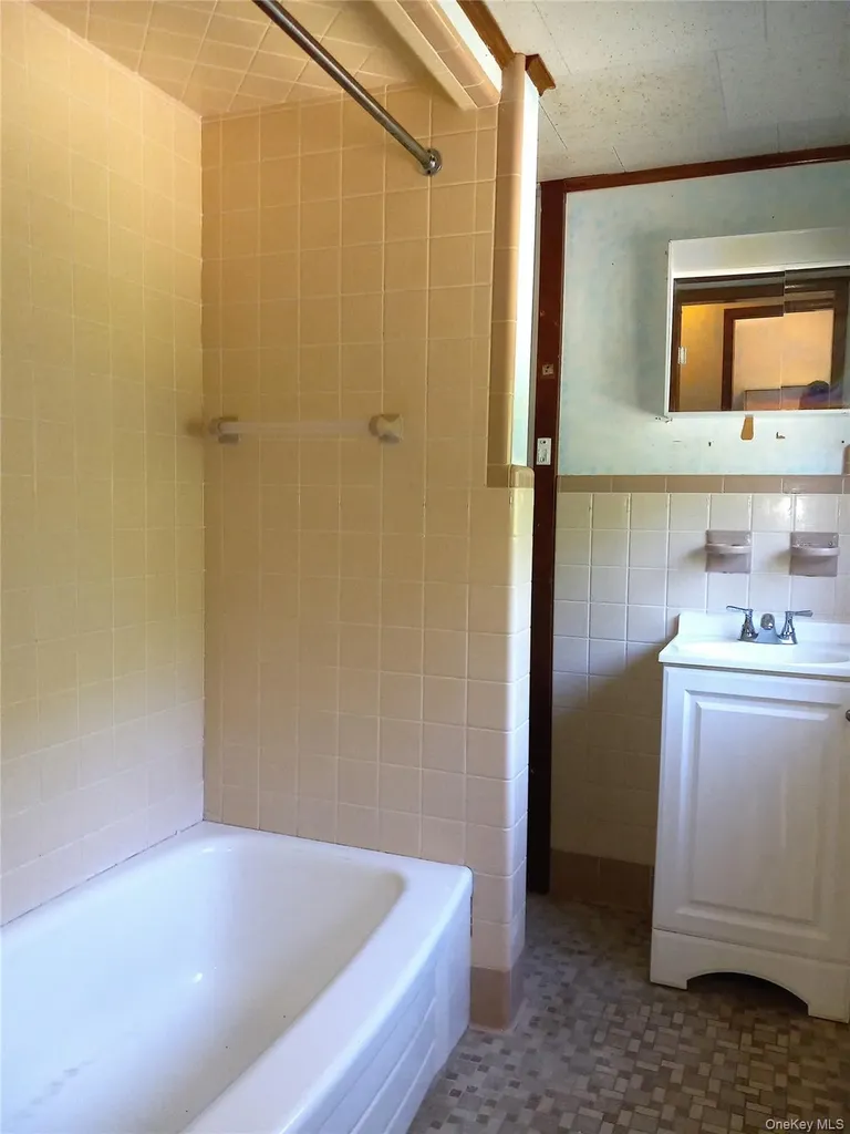 220-224 Hobbs Lane Clinton Corners NY 12514