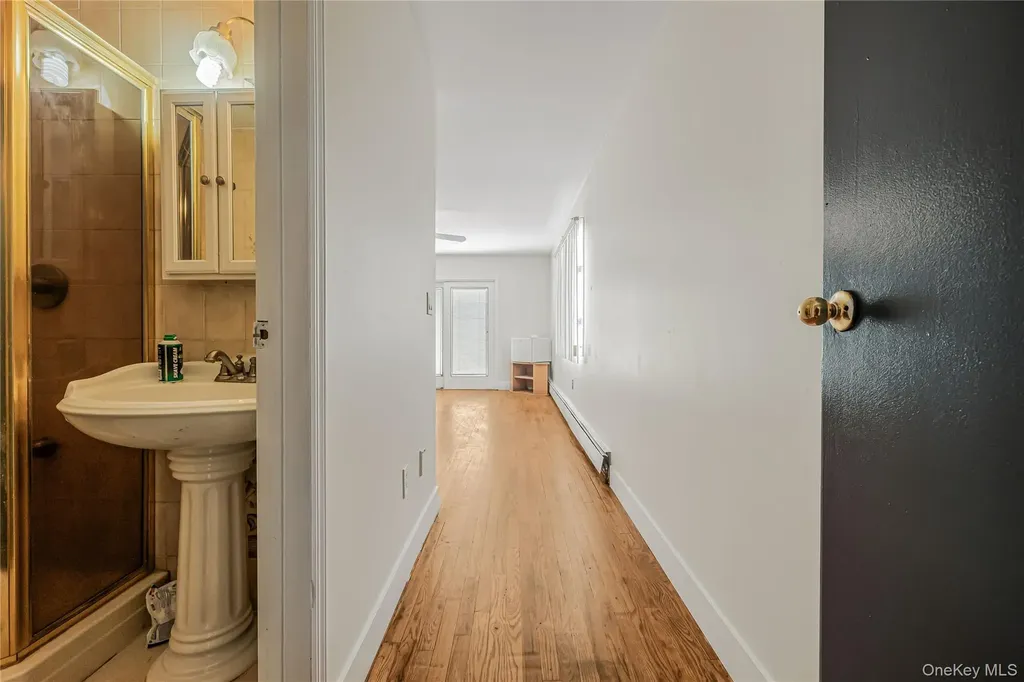 60 Saint Johns Avenue Valley Stream NY 11580