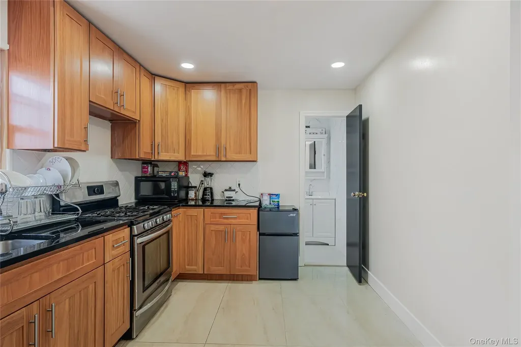 60 Saint Johns Avenue Valley Stream NY 11580