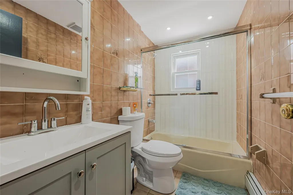 60 Saint Johns Avenue Valley Stream NY 11580