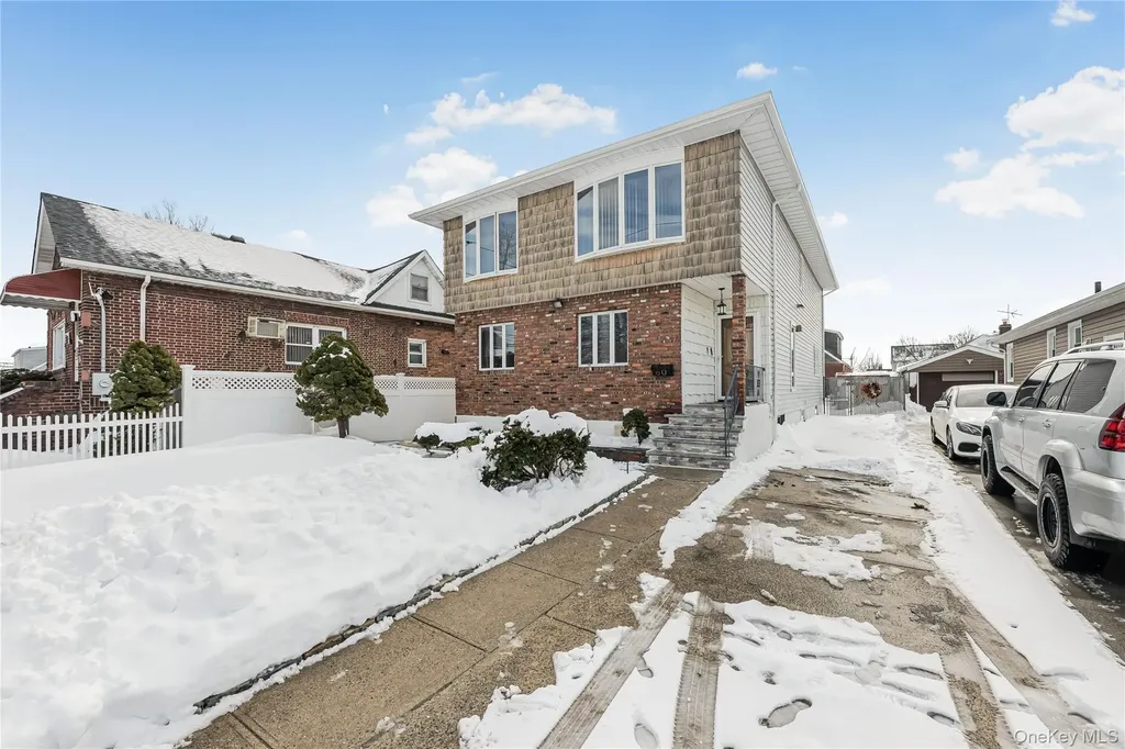 60 Saint Johns Avenue Valley Stream NY 11580