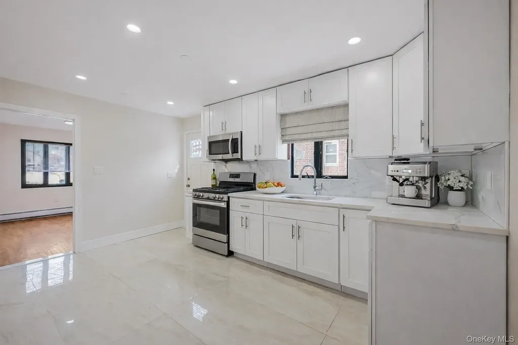 60 Saint Johns Avenue Valley Stream NY 11580