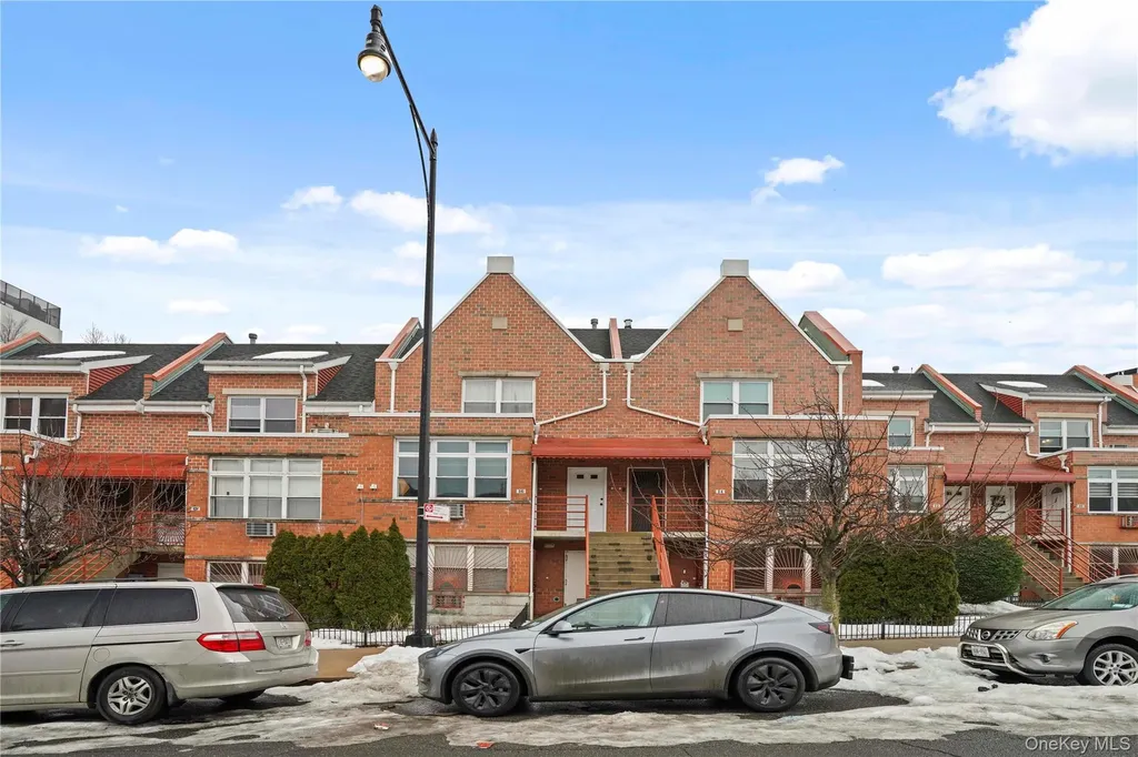 6 Renaissance Court Brooklyn NY 11206