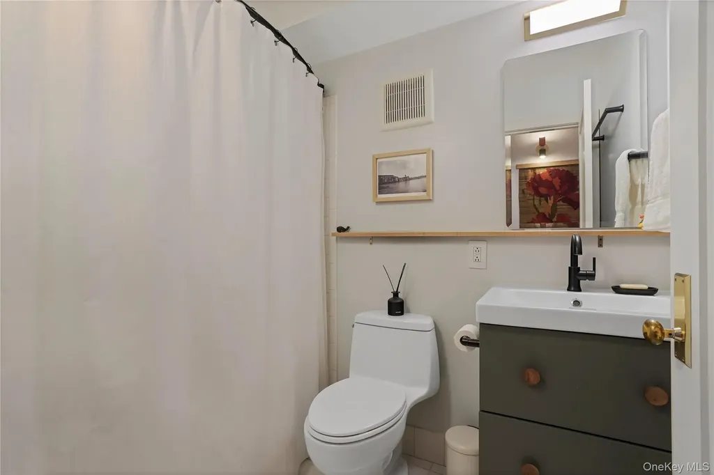 6 Renaissance Court Brooklyn NY 11206