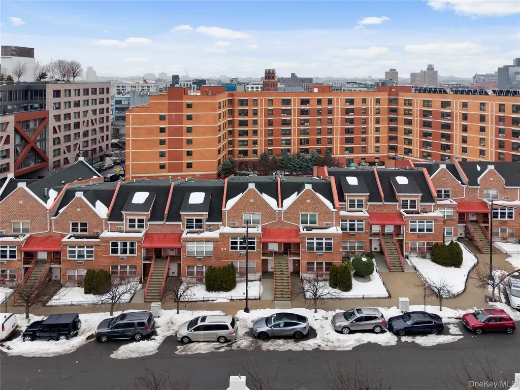 6 Renaissance Court Brooklyn NY 11206