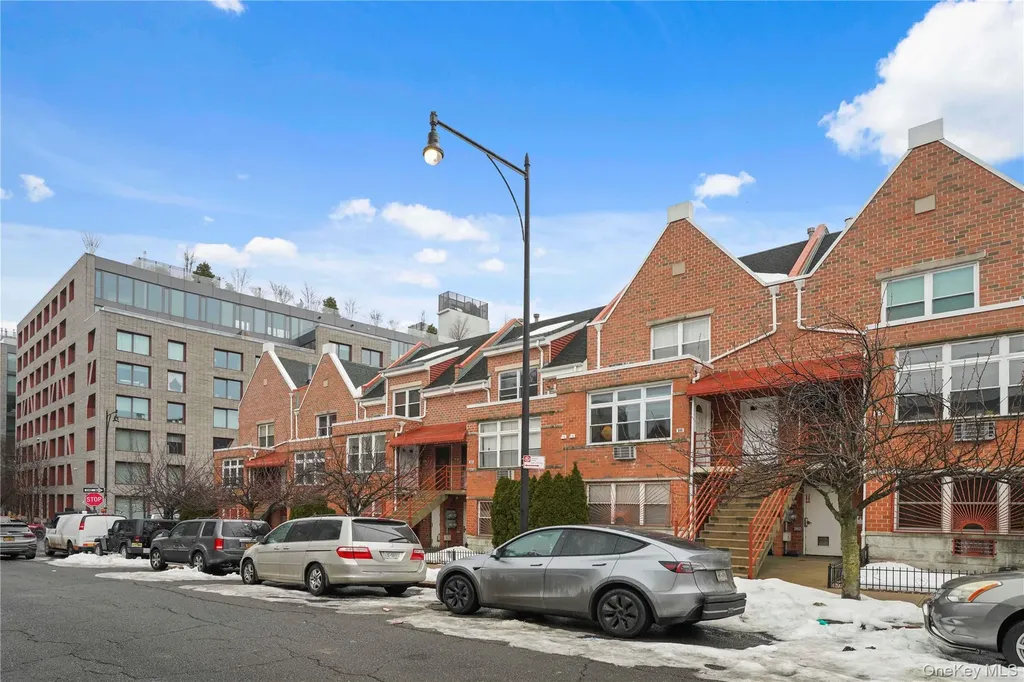 6 Renaissance Court Brooklyn NY 11206
