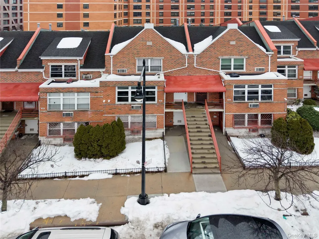 6 Renaissance Court Brooklyn NY 11206
