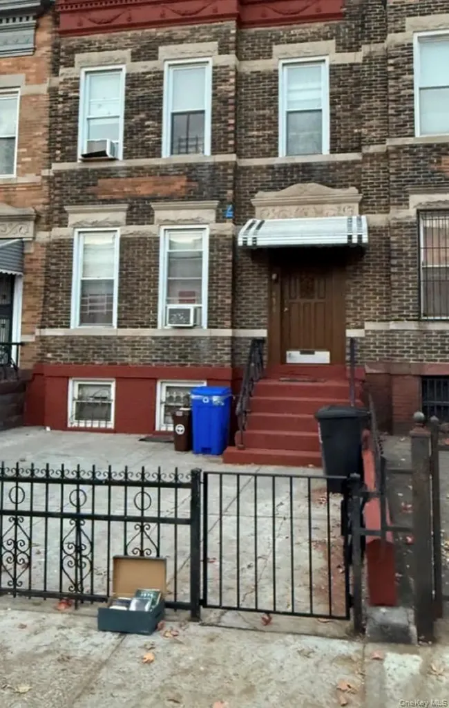 616 47th Street Brooklyn NY 11220