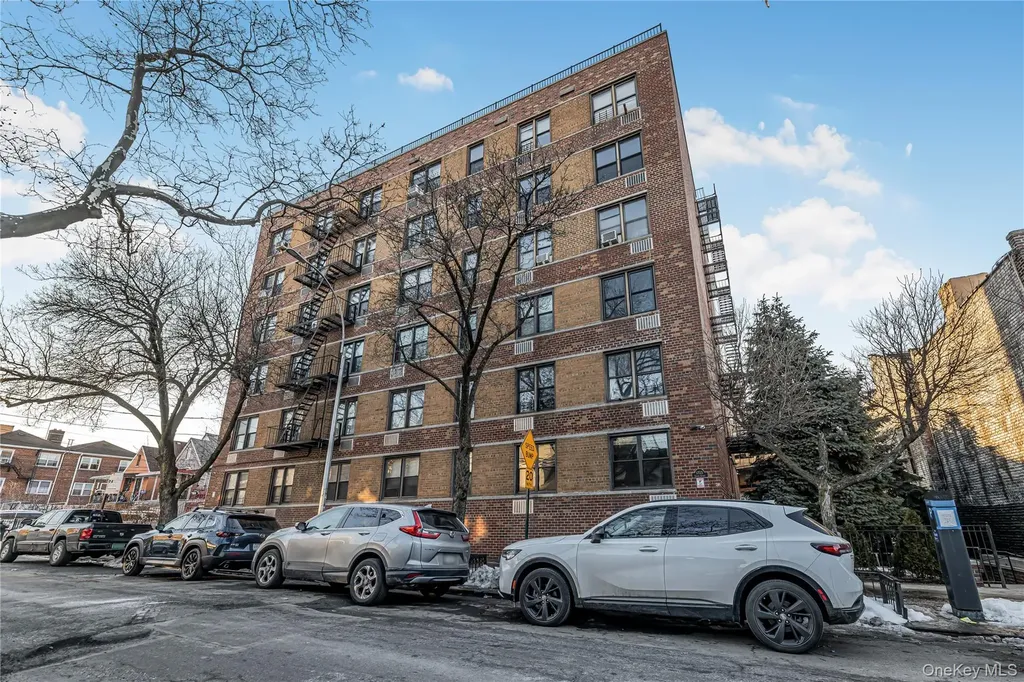 1725 Edison Avenue Bronx NY 10461