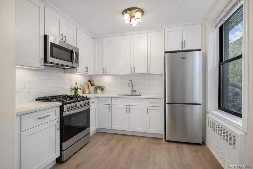 1725 Edison Avenue Bronx NY 10461