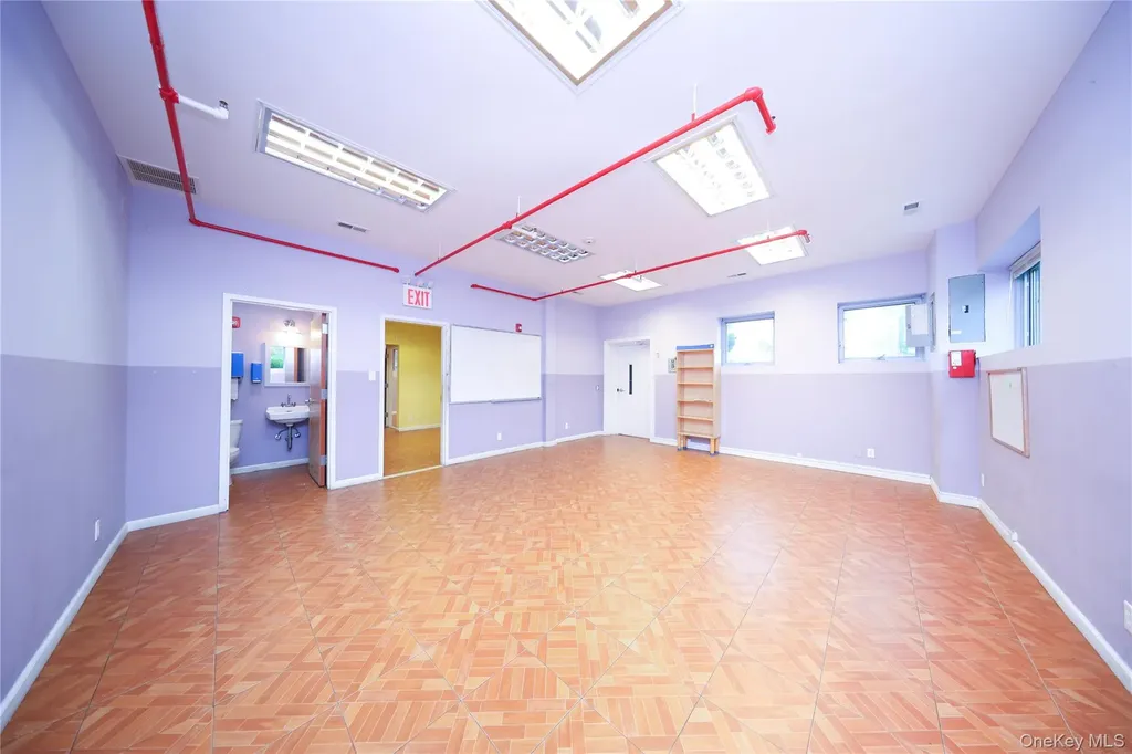 343 Sand Lane Staten Island NY 10305