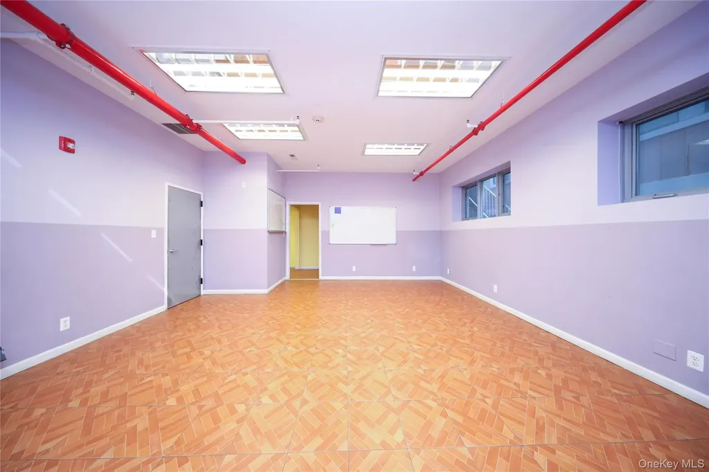 343 Sand Lane Staten Island NY 10305