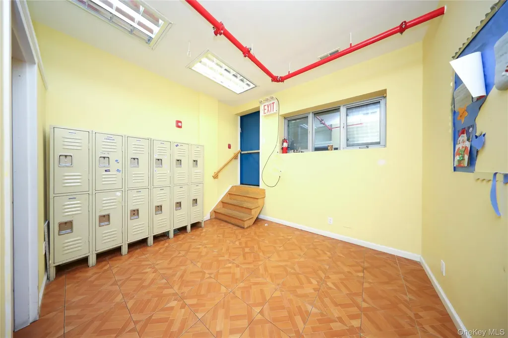 343 Sand Lane Staten Island NY 10305