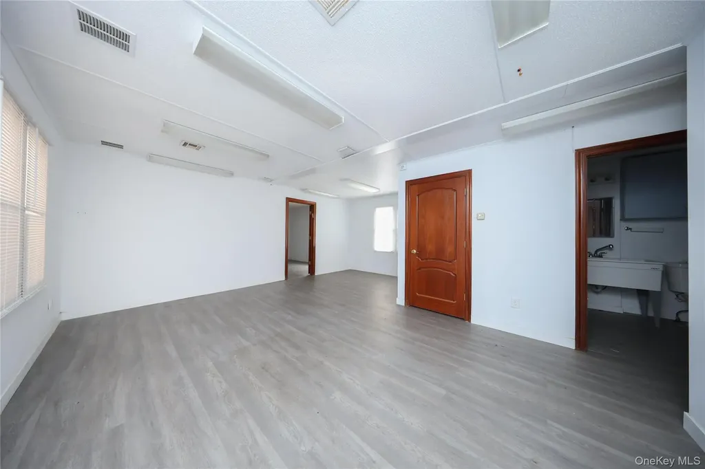 343 Sand Lane Staten Island NY 10305