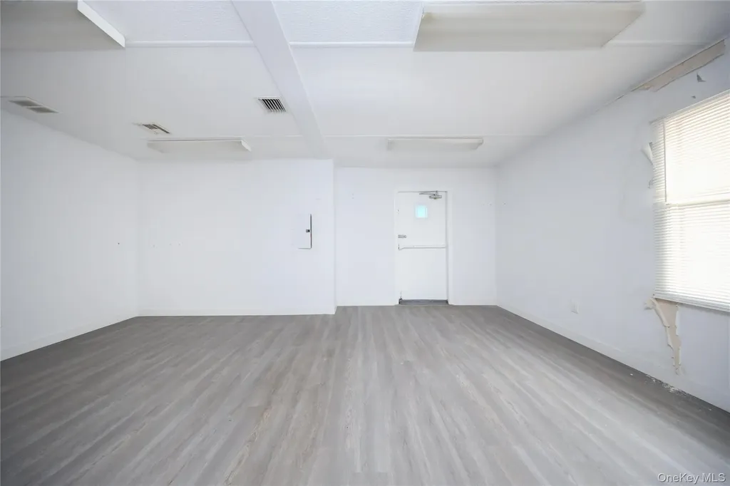 343 Sand Lane Staten Island NY 10305