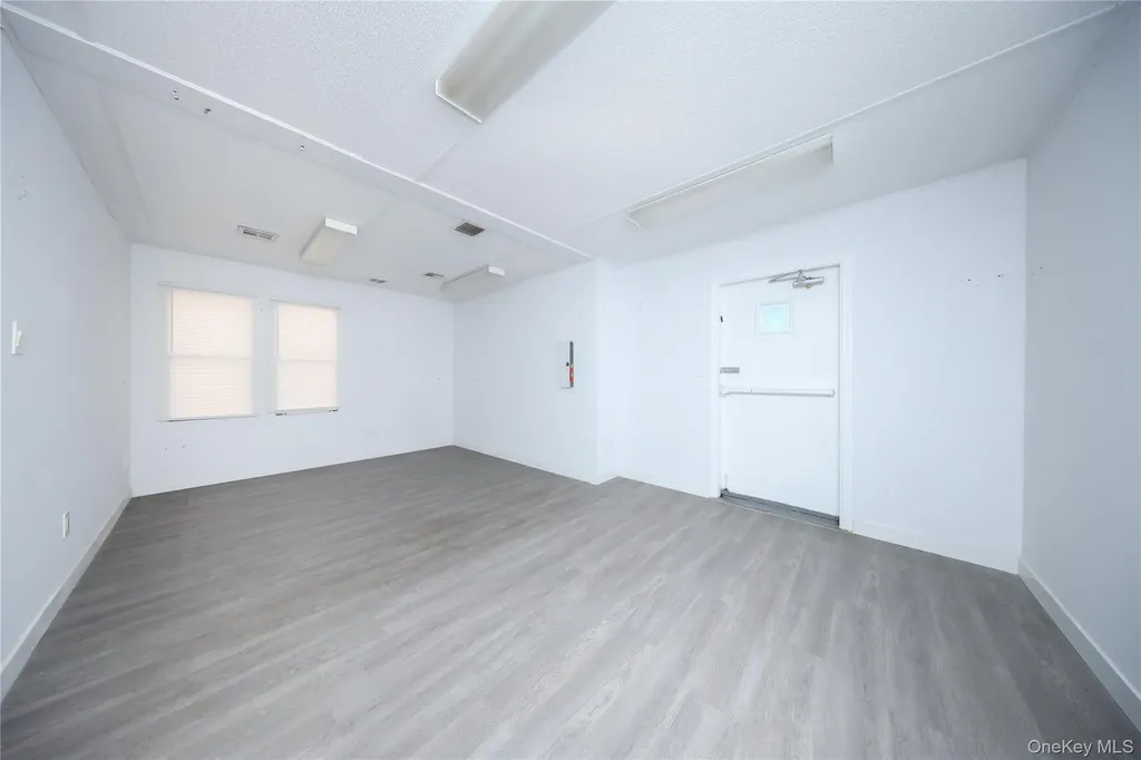 343 Sand Lane Staten Island NY 10305