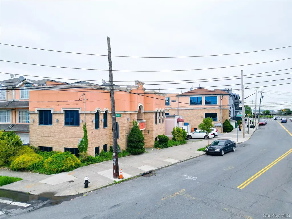 343 Sand Lane Staten Island NY 10305