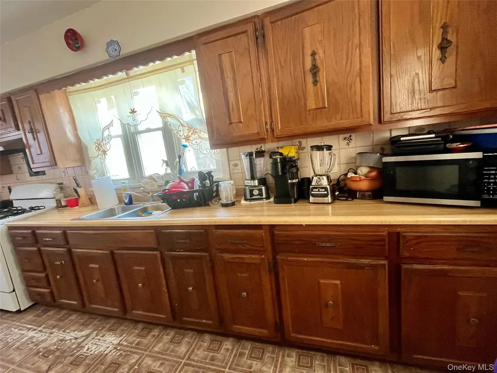 14 Albert Street Middletown NY 10940