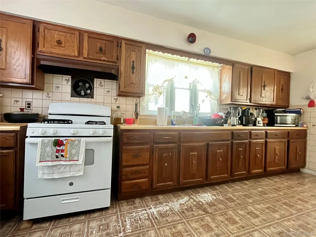 14 Albert Street Middletown NY 10940