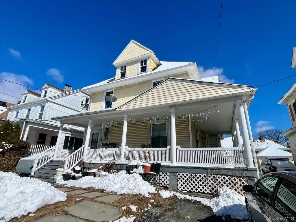 14 Albert Street Middletown NY 10940
