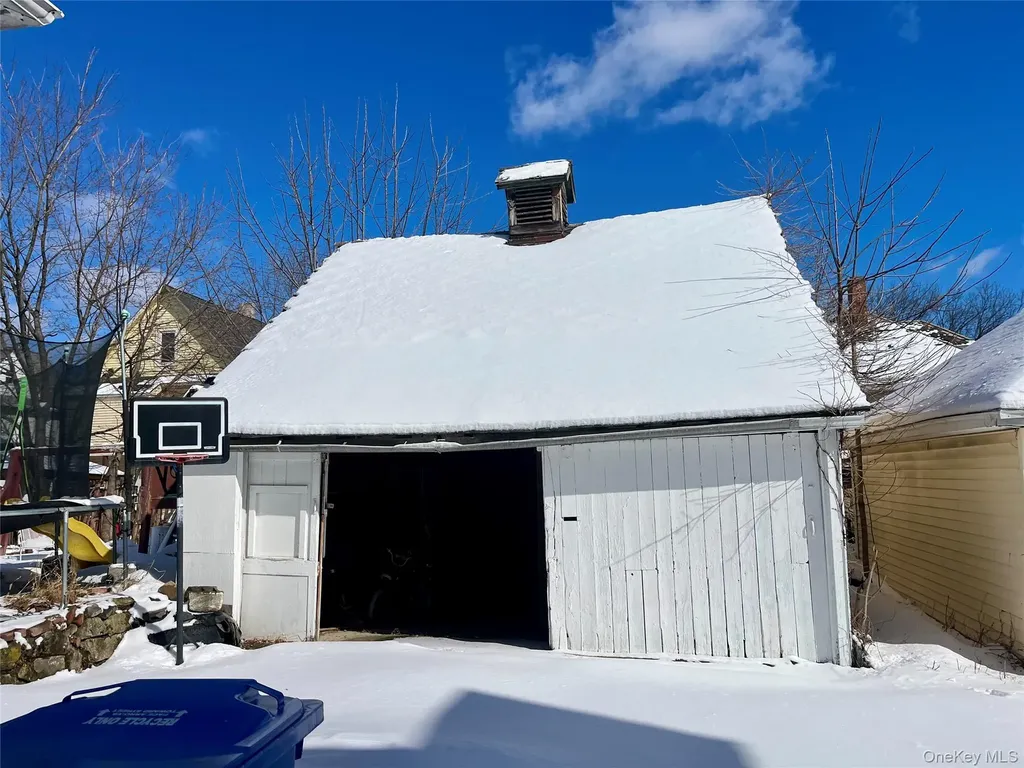 14 Albert Street Middletown NY 10940