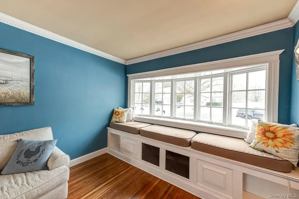 4 Hollyberry Road Plainview NY 11803
