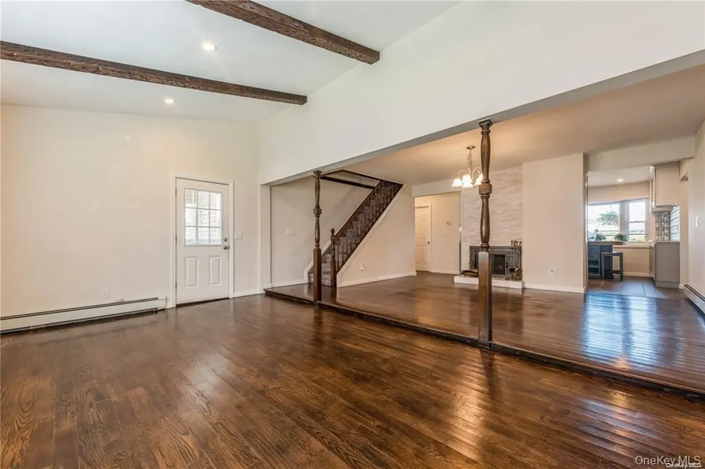 36 Robin Lane Levittown NY 11756