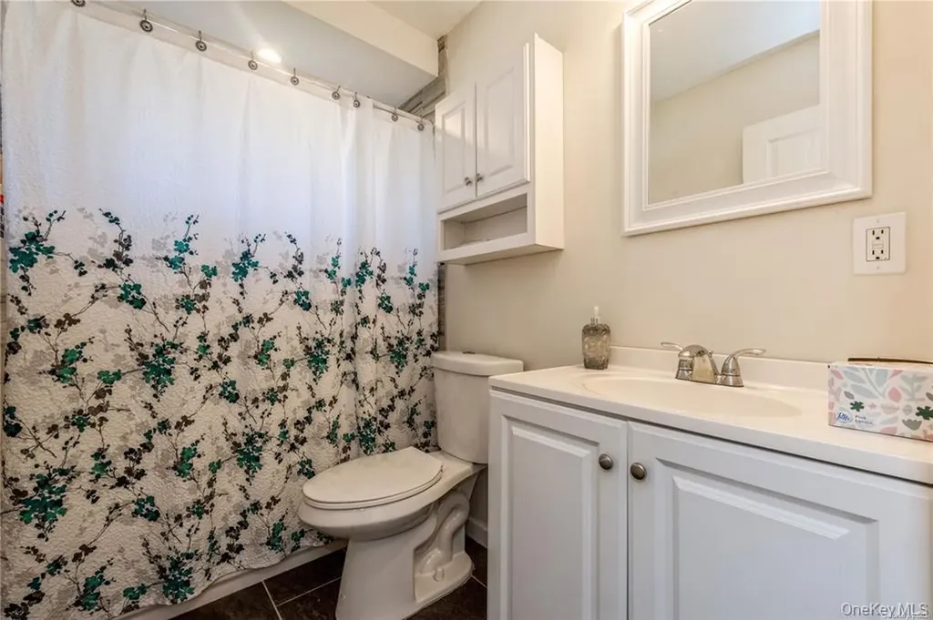 36 Robin Lane Levittown NY 11756