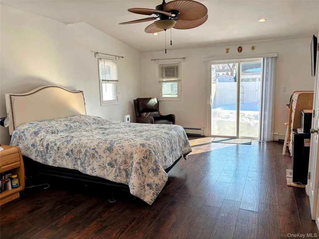 36 Robin Lane Levittown NY 11756