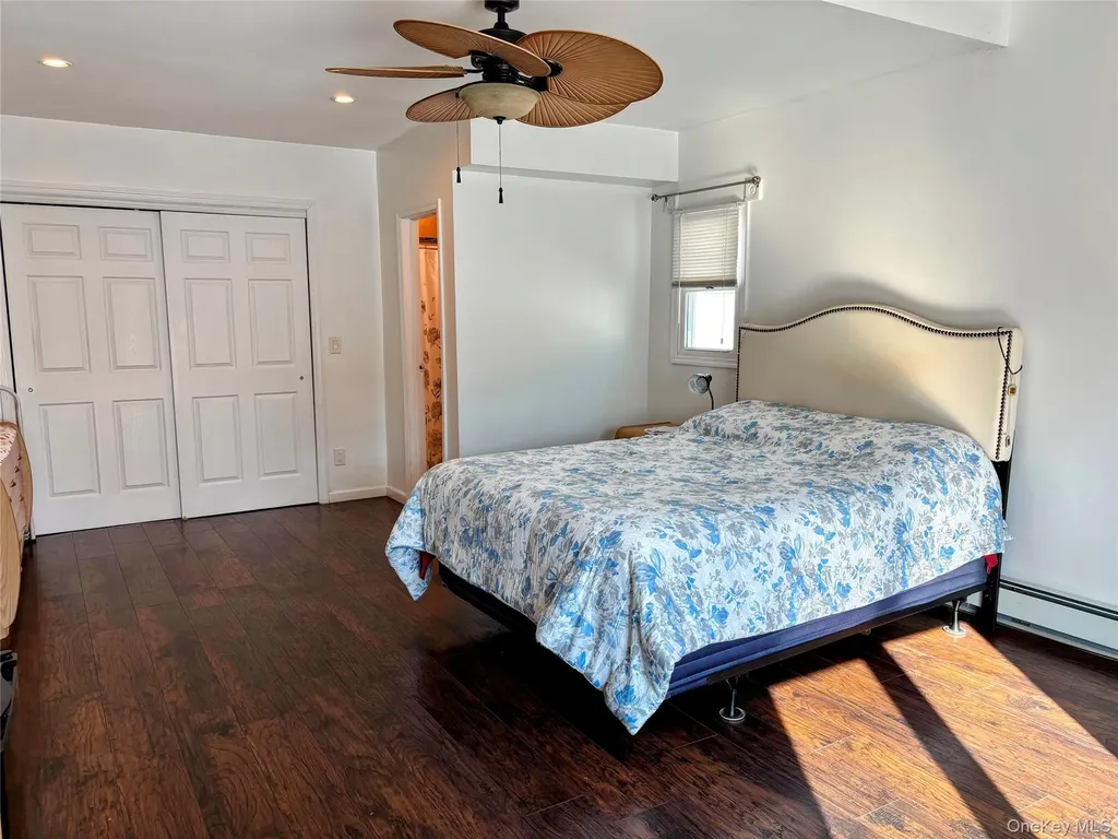 36 Robin Lane Levittown NY 11756