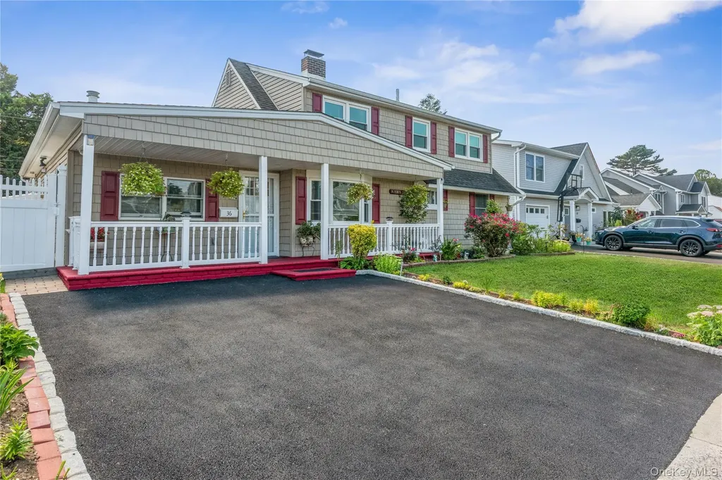 36 Robin Lane Levittown NY 11756